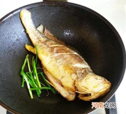 红烧黄鱼怎么做好吃又简单 红烧黄鱼的正宗做法