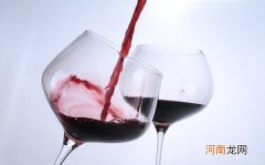 红酒每天喝多少养颜