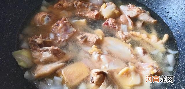 家常咖喱鸡要怎么做 土豆焖咖哩鸡的做法窍门