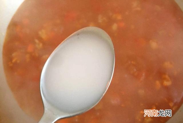 汤汁浓郁原汁原味的西红柿牛腩汤 西红柿牛腩汤的做法窍门