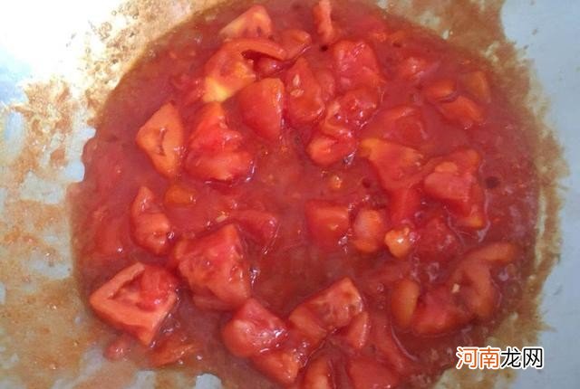 汤汁浓郁原汁原味的西红柿牛腩汤 西红柿牛腩汤的做法窍门