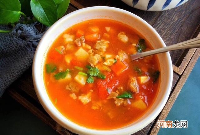 汤汁浓郁原汁原味的西红柿牛腩汤 西红柿牛腩汤的做法窍门