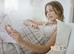 妈妈与宝宝亲情互动