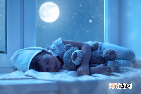 小夜灯影响宝宝睡眠 家长请别再害宝宝了