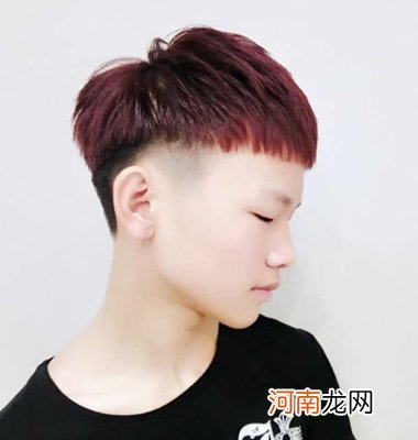 男生心形齐刘海发型图片
