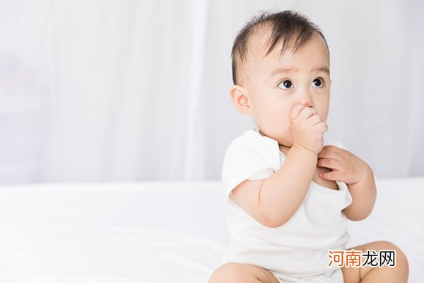 如何纠正宝宝的w坐姿 及时纠正才能还宝宝完美腿型