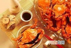 吃螃蟹能喝奶吗喝酸奶吗