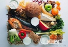 多吃8类食物解决孕期便秘