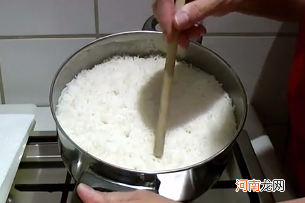 蒸米饭水放多少水