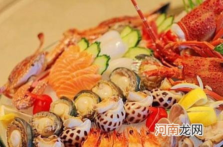 吃螃蟹能吃菠萝吗