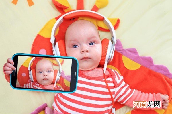 1-3岁宝宝玩手机的危害 请让手机远离孩子身边