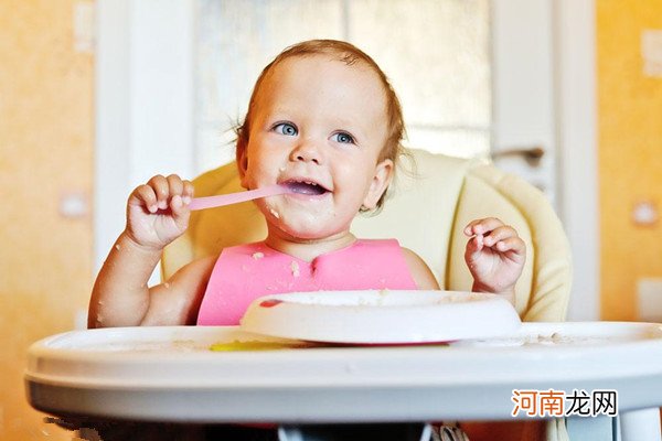 宝宝吃饭磨蹭怎么办 家长这样做比怒骂更管用
