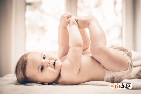 4个月宝宝会哪些动作 孩子的基本技能了解一下