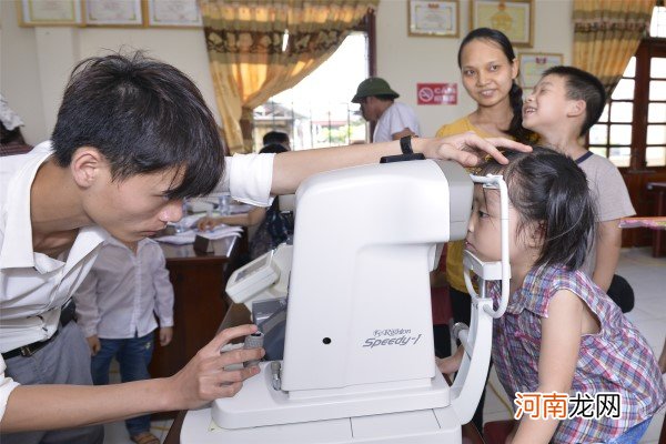 幼儿视力普查的好处 对孩子的爱从保护眼睛开始