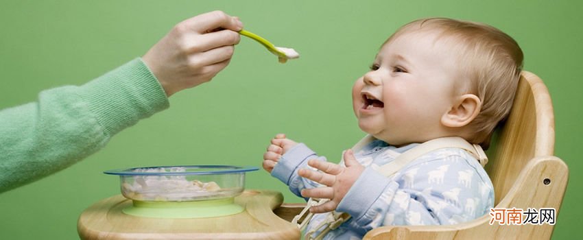 让小宝宝适应吃辅食的六大妙招