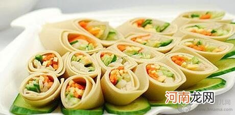 一岁半宝宝食谱：胡萝卜肉菜卷