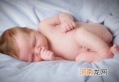 宝宝晚上睡觉盗汗是缺钙的信号