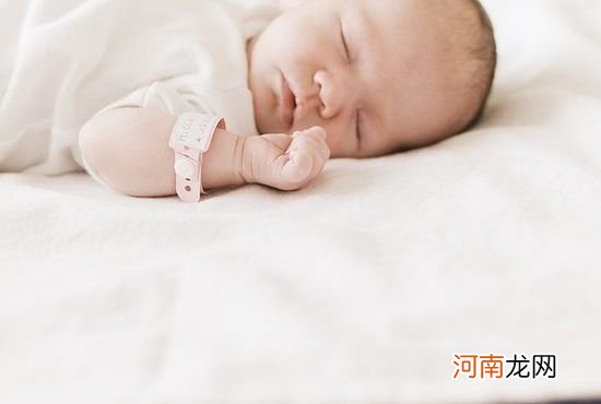 宝宝口水流不止新妈妈怎么办