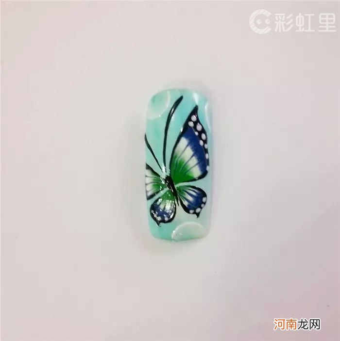 美甲蝴蝶的画法 手绘蝴蝶美甲教程
