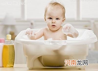 婴儿总流口水应该如何护理