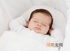 宝宝睡觉翻白眼是怎么回事？婴儿睡觉翻白眼正常吗