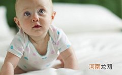 婴儿吐奶怎么办？新生儿吐奶怎么处理？
