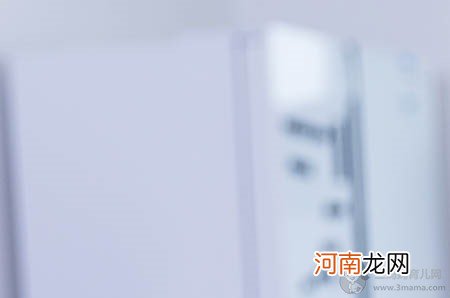 断母乳的时候胀痛，可不可以挤奶或者吸奶呢？