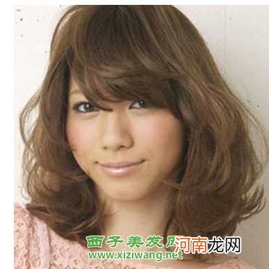 女生圆脸的长发发型设计