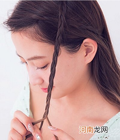 韩式发型扎法步骤 diy发型扎法图解