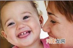 宝宝长乳牙了：怎样减轻宝宝“出牙痛”