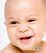宝宝长牙的症状和特点 宝宝长牙过慢是怎么回事