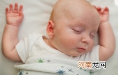 新生儿睡觉发出声音：新生儿睡觉发出声音怎么回事