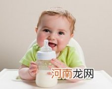 喂养：新生婴儿呛奶的家庭急救法