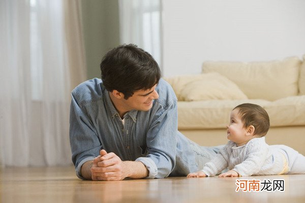 孩子爱摸大人耳朵睡觉 原来竟与这些原因有关