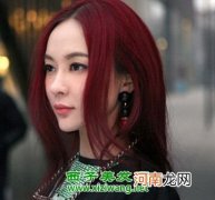 五款酒红色长发发型图片 示范女生洋气长发发型打理
