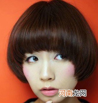 女生蘑菇头短发发型图片 最新蘑菇头发型弥漫浪漫气息