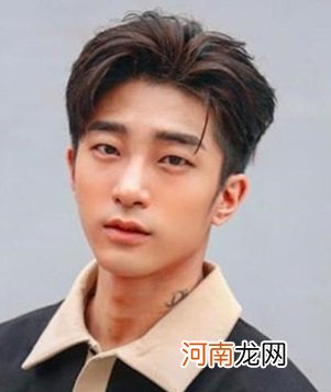 男生适合什么发型2019秋冬男生发型推荐