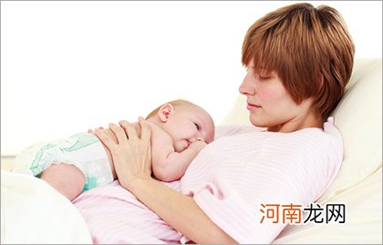 母乳喂养注意事项 这三个时刻需暂停哺乳