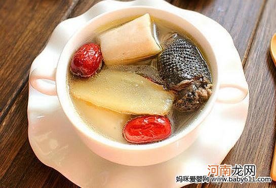 煲汤食谱：山药炖乌鸡汤