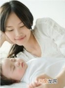 新生儿不爱睡觉的原因 培养宝宝良好的作息习惯