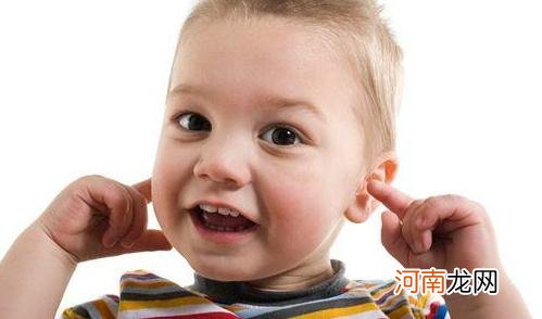 小儿中耳炎的症状与治疗 双氧水清洁耳道效果更好