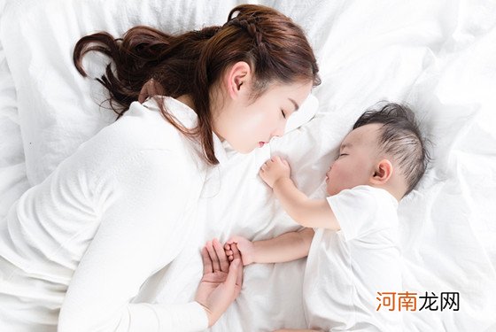 婴儿吃手是什么原因你真的知道？要不要阻看完再说吧