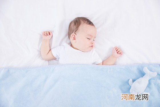 婴儿晚上睡觉总是翻身 怎样让婴儿睡觉不翻身