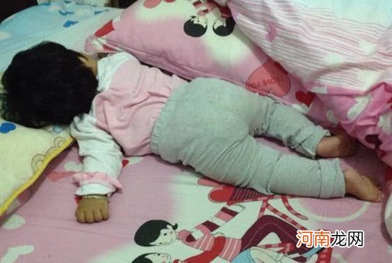 小孩子喜欢趴着睡觉是什么原因 来看看麻麻们的吐槽