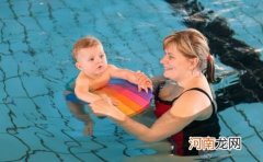 如何带宝宝游泳 夏季带宝宝游泳全攻略