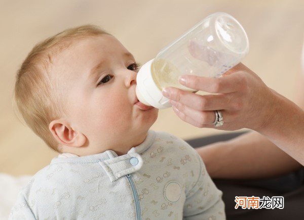 宝宝吃辅食后需要喂水吗 辅食喂水原来还有这些讲究