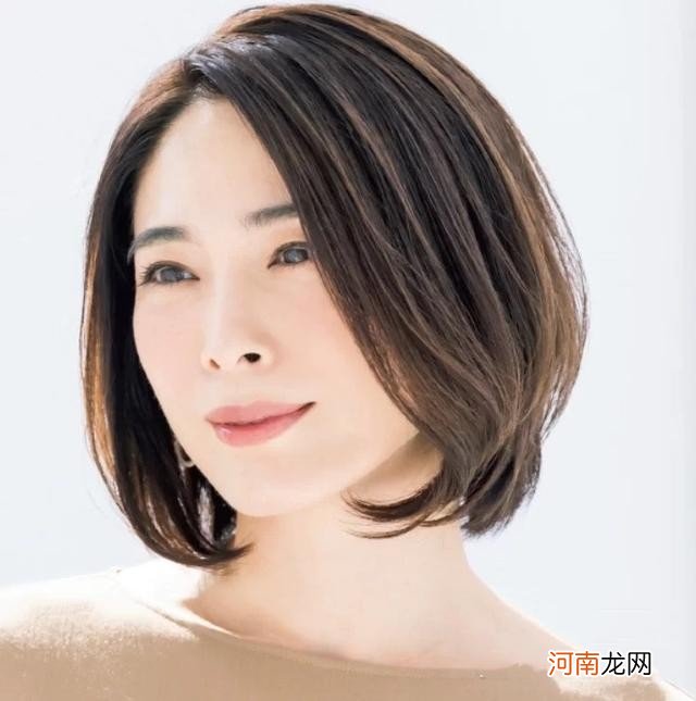 适合50岁大圆脸女人的发型 梨花烫适合什么脸型的人