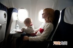 婴儿乘飞机应该注意什么