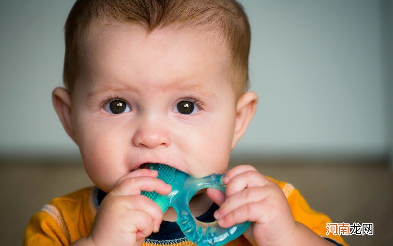 宝宝长牙时应该注意什么 宝宝几个月开始长牙
