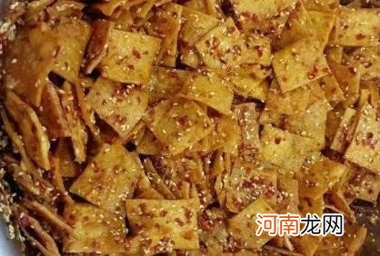 卫龙辣条为什么能吃出虫子 卫龙辣条吃出虫子